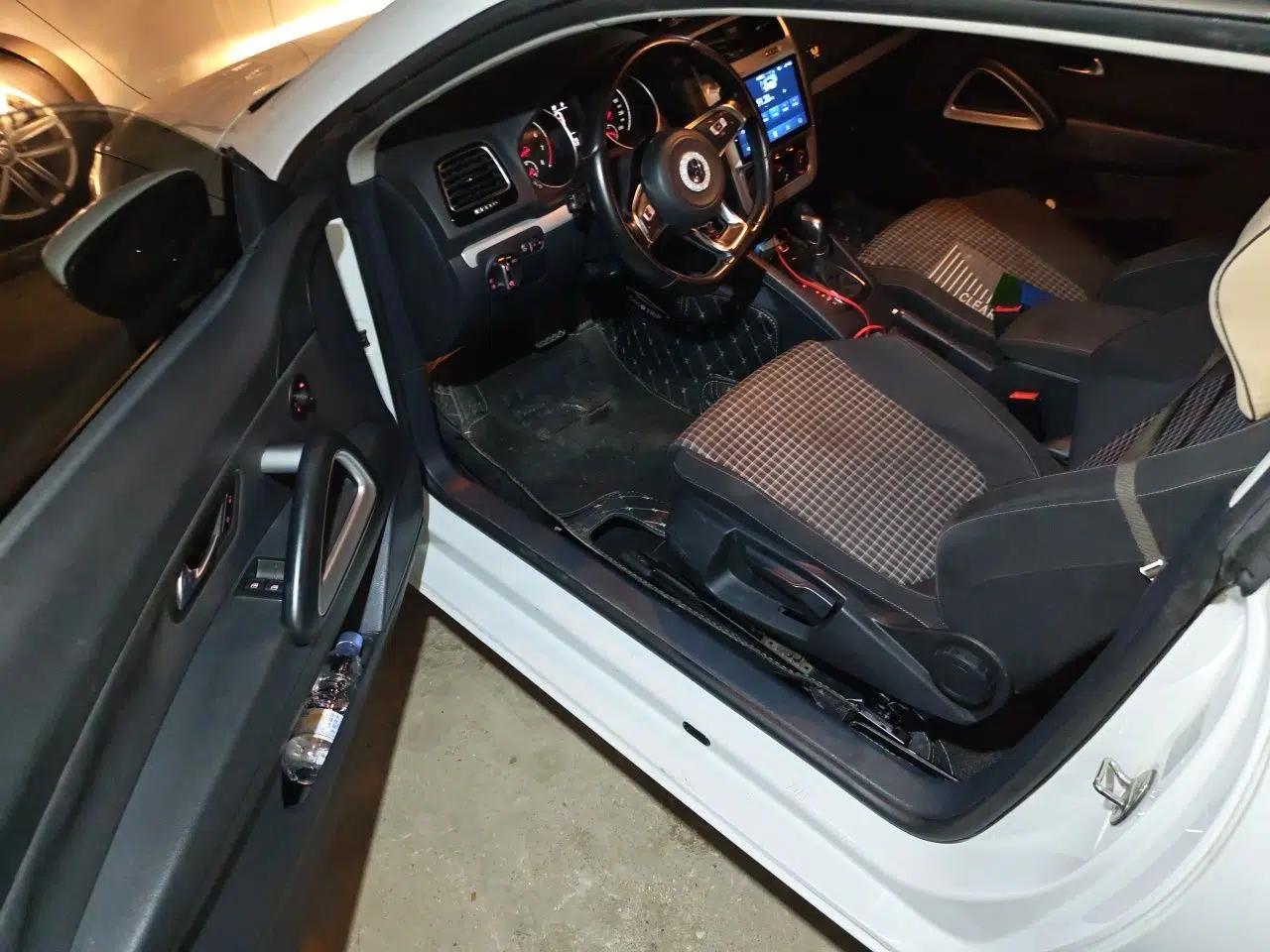 Volkswagen Scirocco 2015 1.4TSI Comfort Edition — миниатюра 16