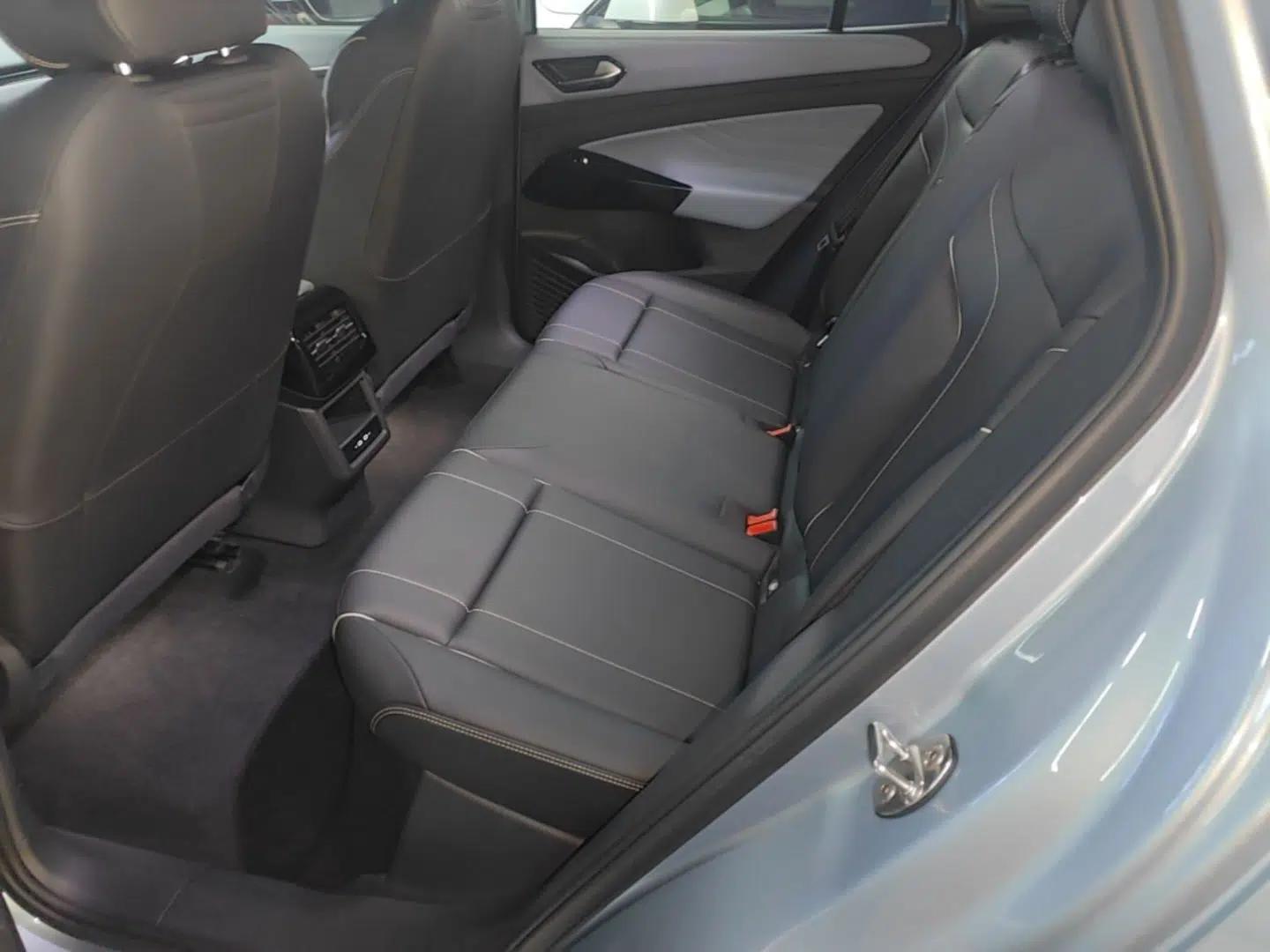 Volkswagen ID.4 X 2025 Smart Version Pure & Intelligent Enjoyment Edition — миниатюра 25