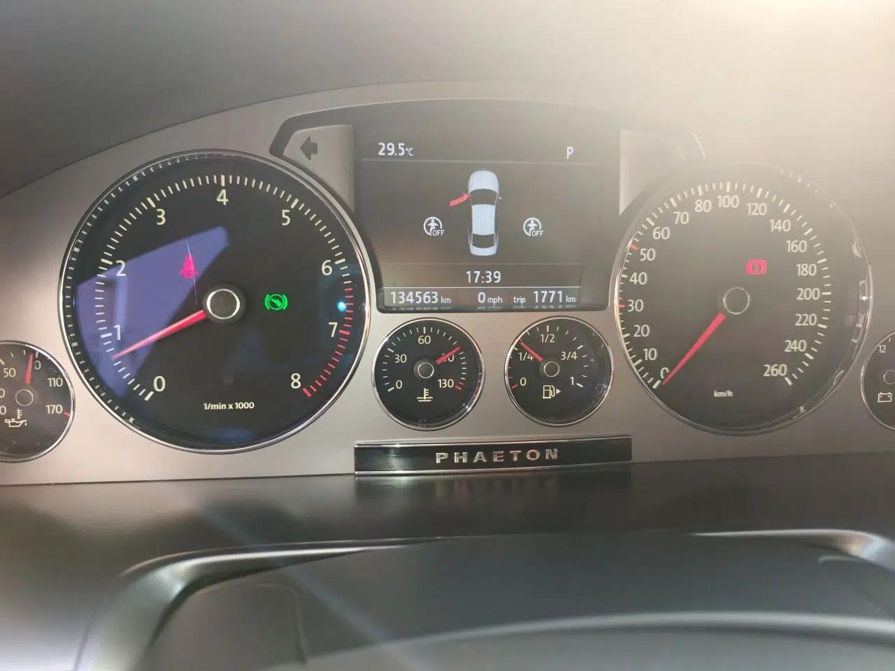 Volkswagen Phaeton 2015 3.0L Exclusive Edition — миниатюра 12