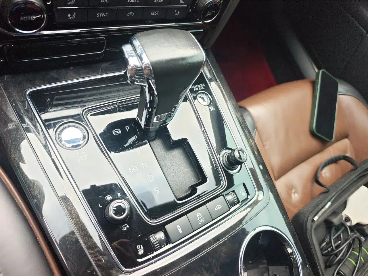 Volkswagen Phaeton 2015 3.0L Exclusive Edition — миниатюра 14