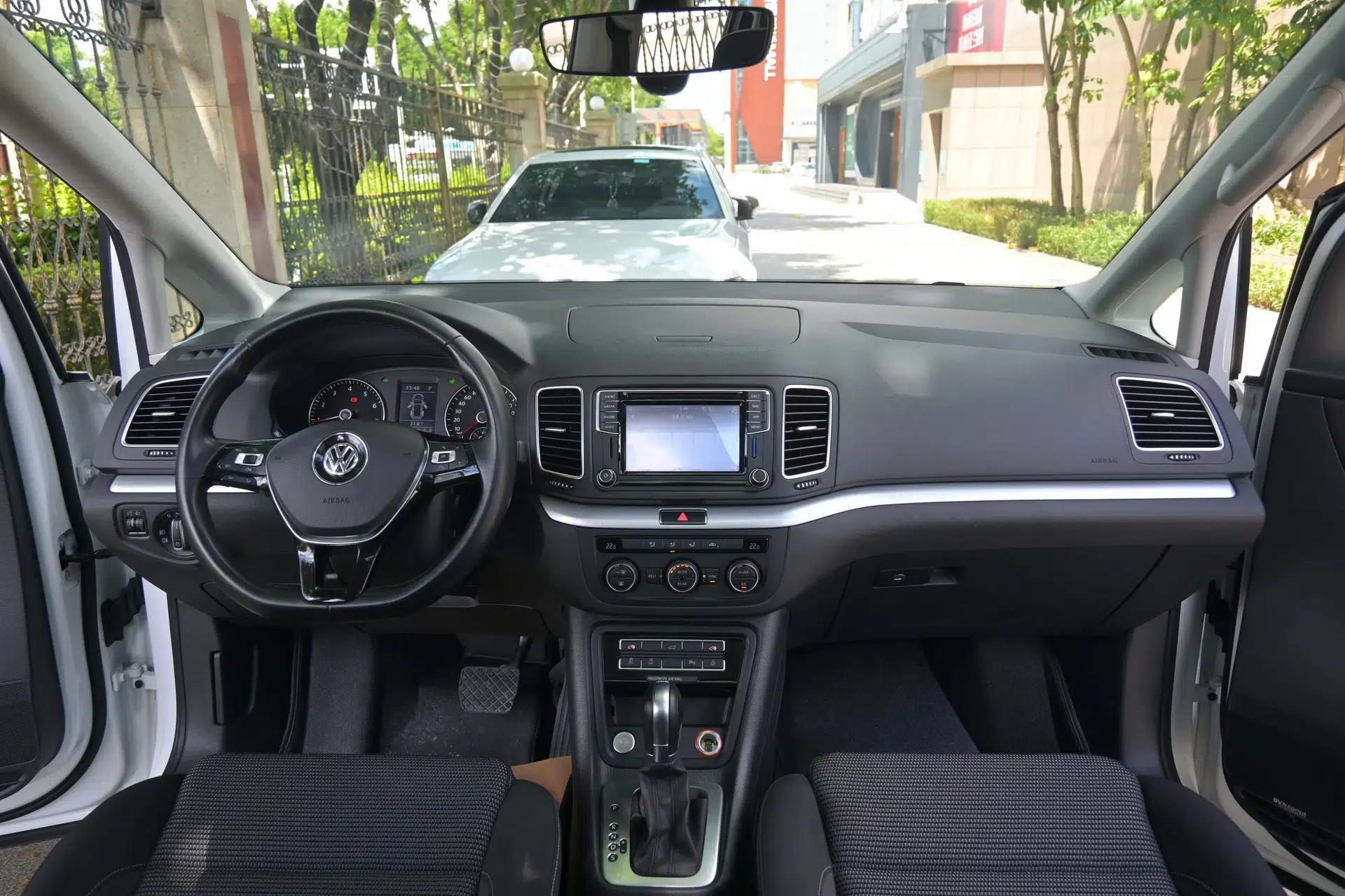 Volkswagen Sharan 2018 Revised Version 380TSI Comfort Edition 7-Seater — миниатюра 13