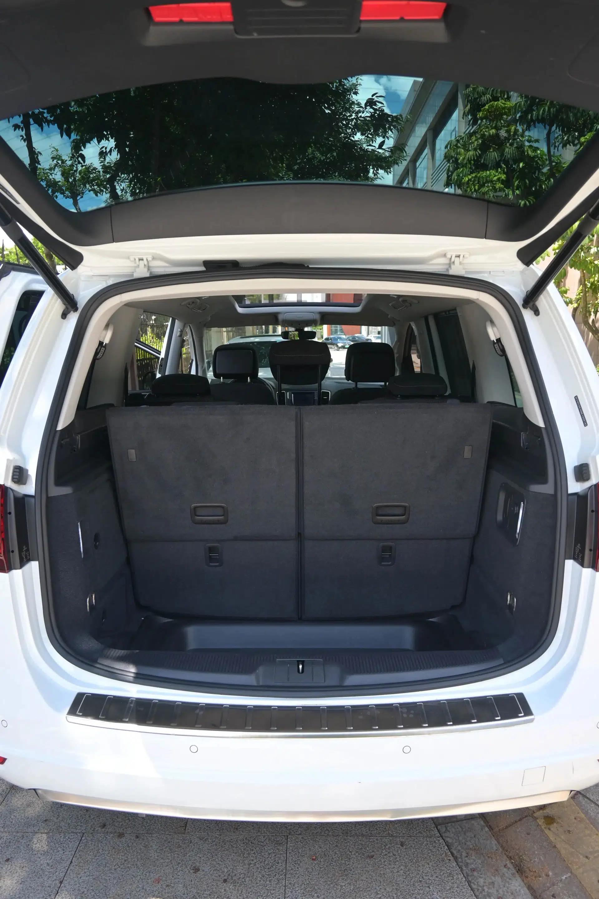 Volkswagen Sharan 2018 Revised Version 380TSI Comfort Edition 7-Seater — миниатюра 21