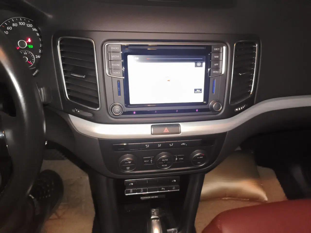 Volkswagen Sharan 2018 380TSI Comfort Edition 7-Seater — миниатюра 13