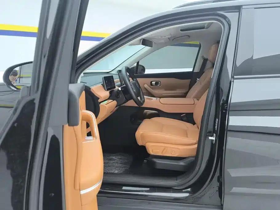 Leapmotor C16 2026 Extended Range, 280 LiDAR Smart Edition, 6-Seater — миниатюра 9