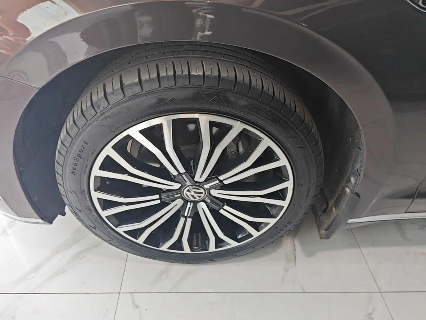 Volkswagen Phideon 2019 380TSI Two-Wheel Drive Business Edition China VI Standard — миниатюра 15