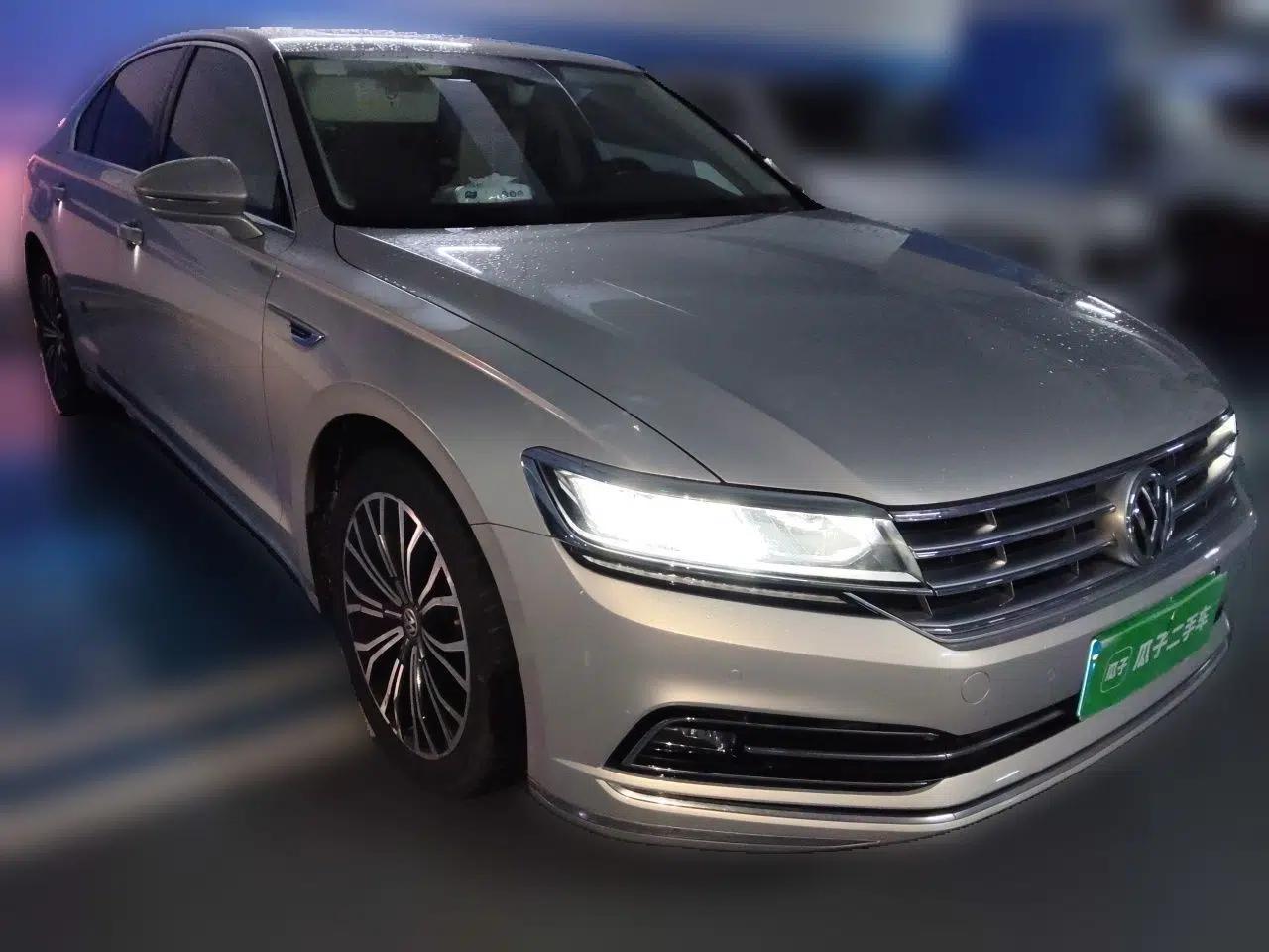 Volkswagen Phideon 2018 Revised Version 380TSI Two-Wheel Drive Business Edition — миниатюра 3