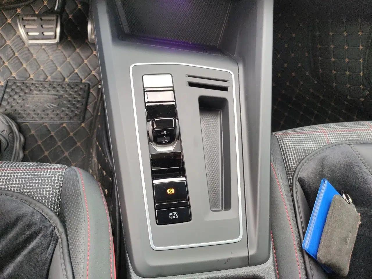 Volkswagen Golf GTI 2023 380TSI DSG GTI — миниатюра 14