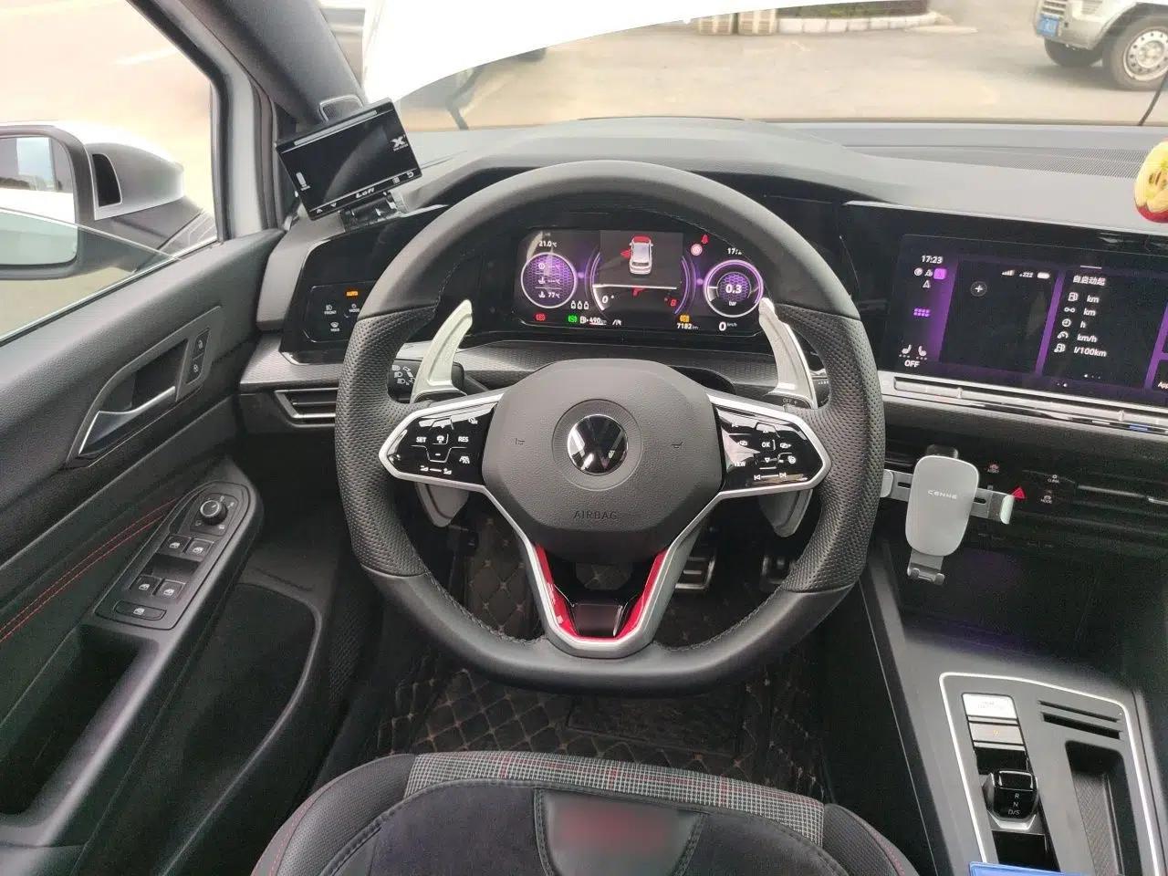 Volkswagen Golf GTI 2023 380TSI DSG GTI — миниатюра 10