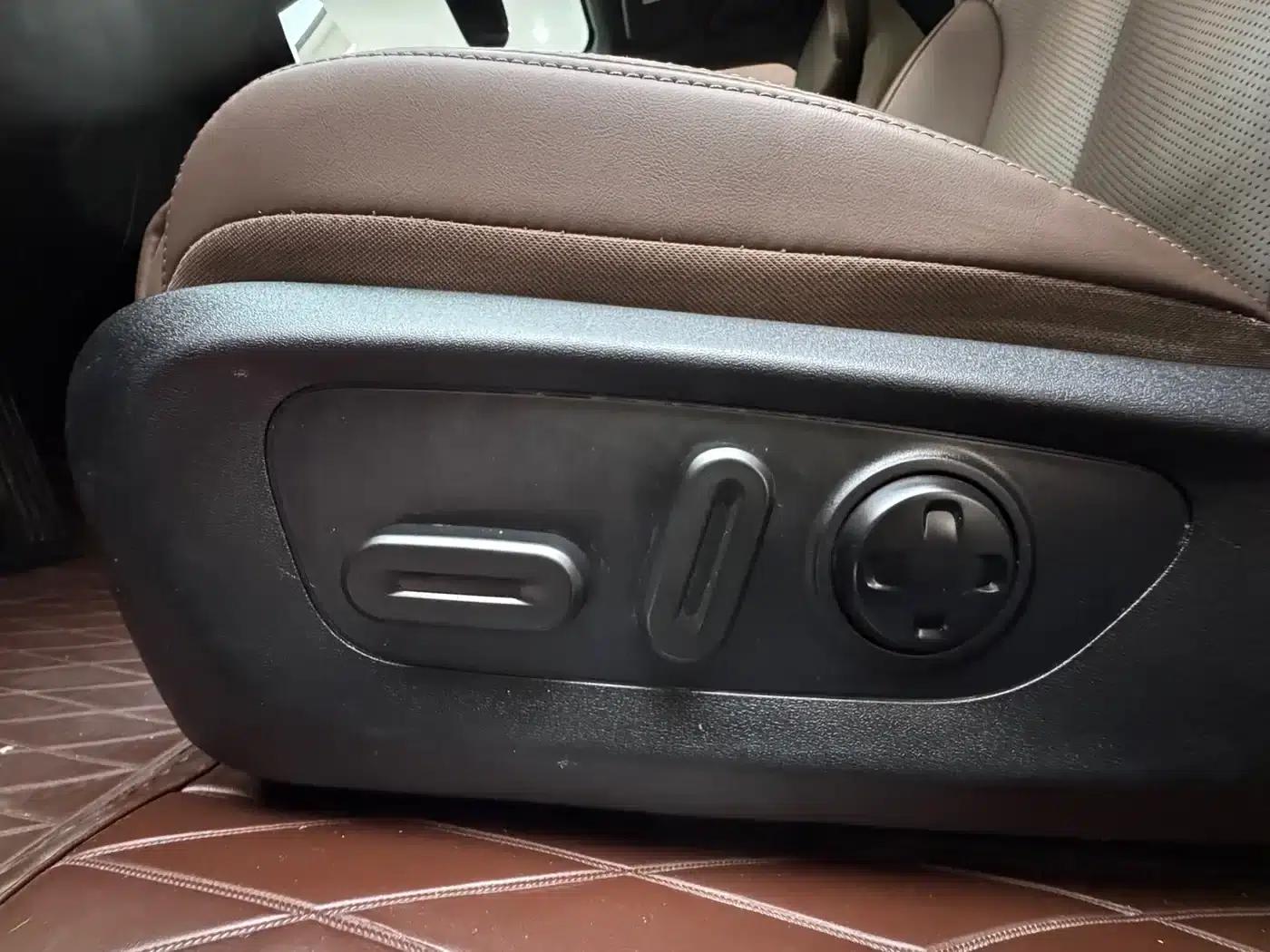 Leapmotor C01 2023 Range Extender 216 Comfort Edition — миниатюра 20
