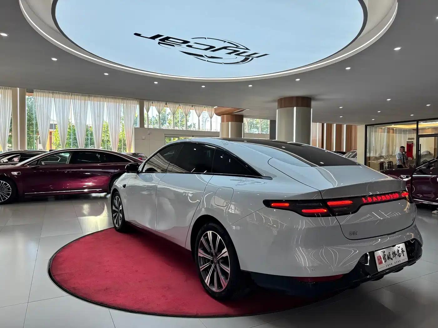 Leapmotor C01 2023 Range Extender 216 Comfort Edition — миниатюра 7