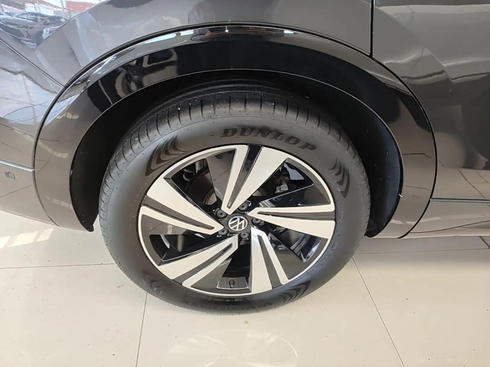 Volkswagen Tavendor 2023 380TSI Four-Wheel Drive R-Line Cruise Edition — миниатюра 11
