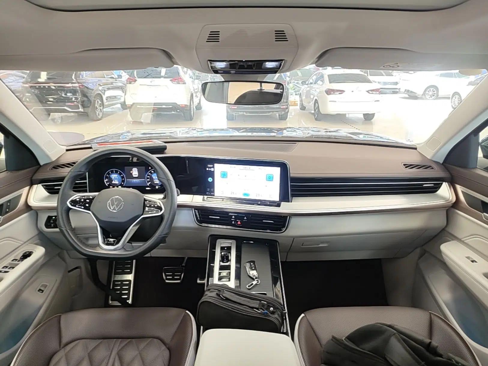 Volkswagen Tavendor 2023 380TSI Four-Wheel Drive R-Line Cruise Edition — миниатюра 12