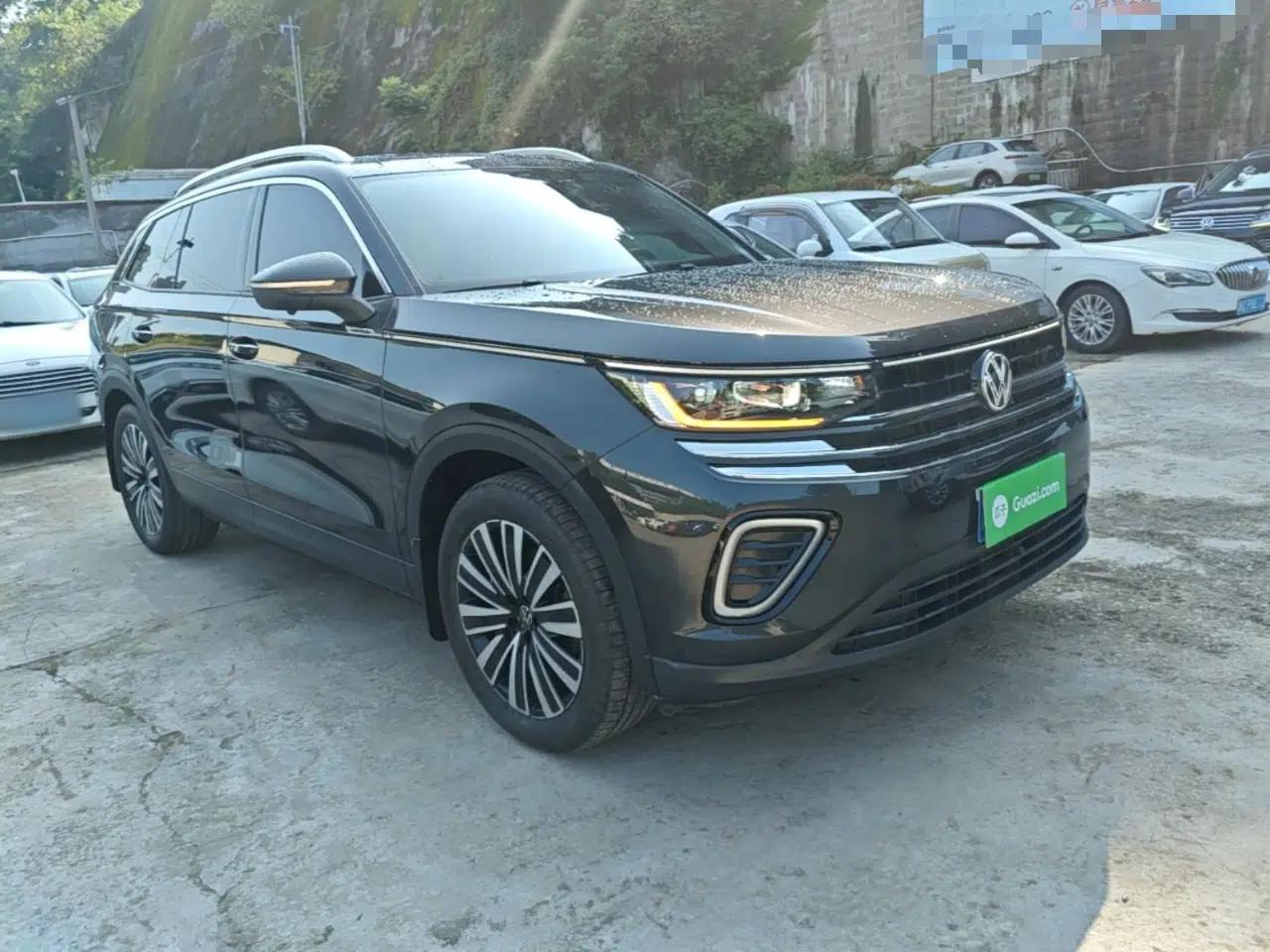 Volkswagen Tavendor 2023 330TSI Luxury Touring Edition — миниатюра 3
