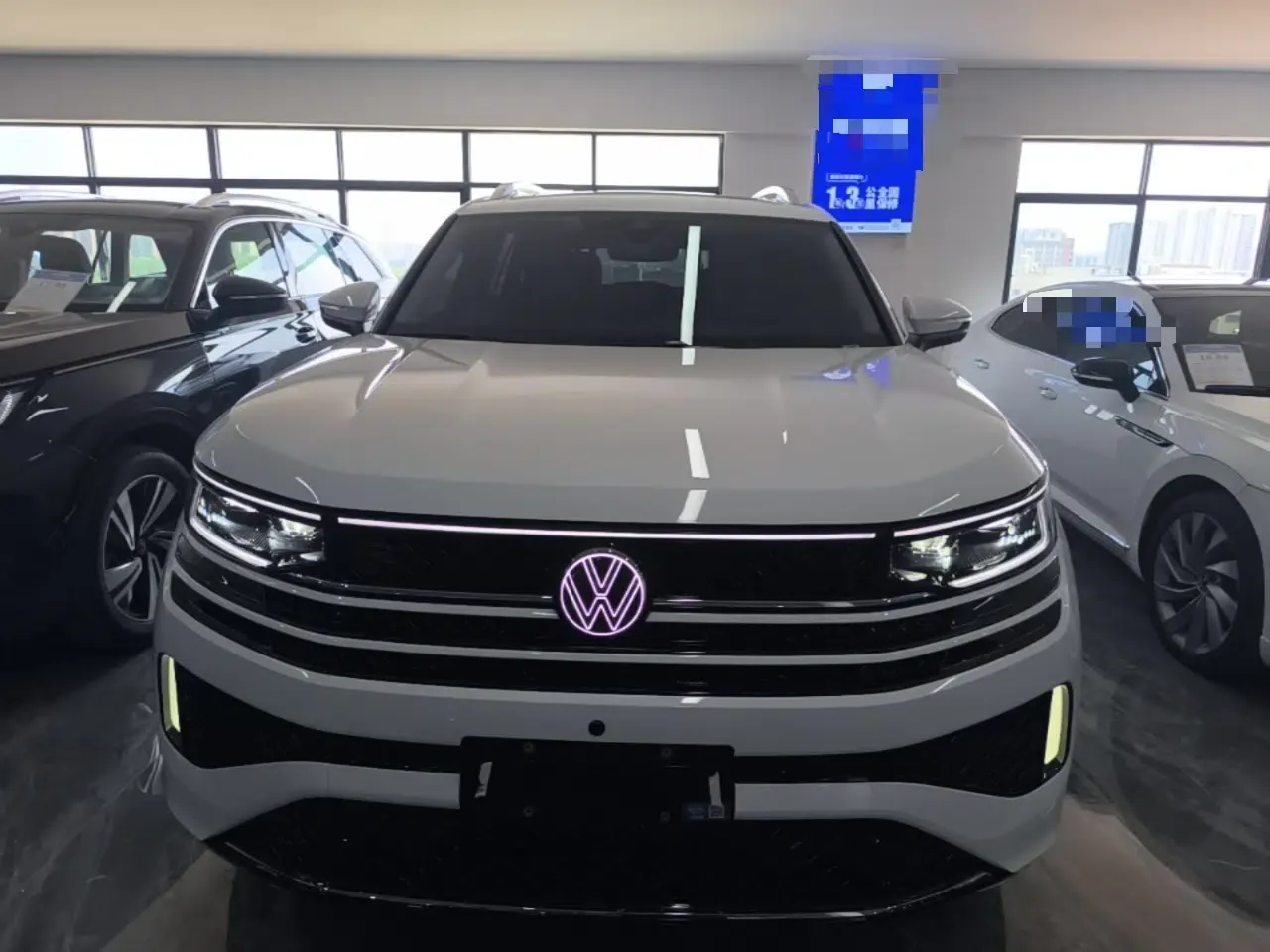 Volkswagen Tavendor 2024 380TSI All-Wheel-Drive R-Line Journey Shared Enjoyment Model — миниатюра 2