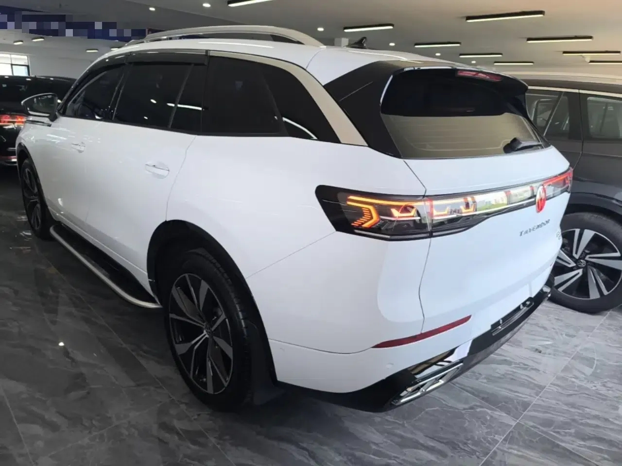 Volkswagen Tavendor 2024 380TSI All-Wheel-Drive R-Line Journey Shared Enjoyment Model — миниатюра 4