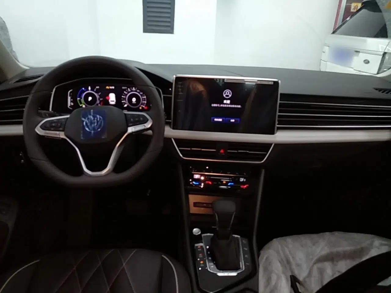 Volkswagen Tiguan L New Energy 2023 430 PHEV Plug-in Hybrid Prestige Edition — миниатюра 17