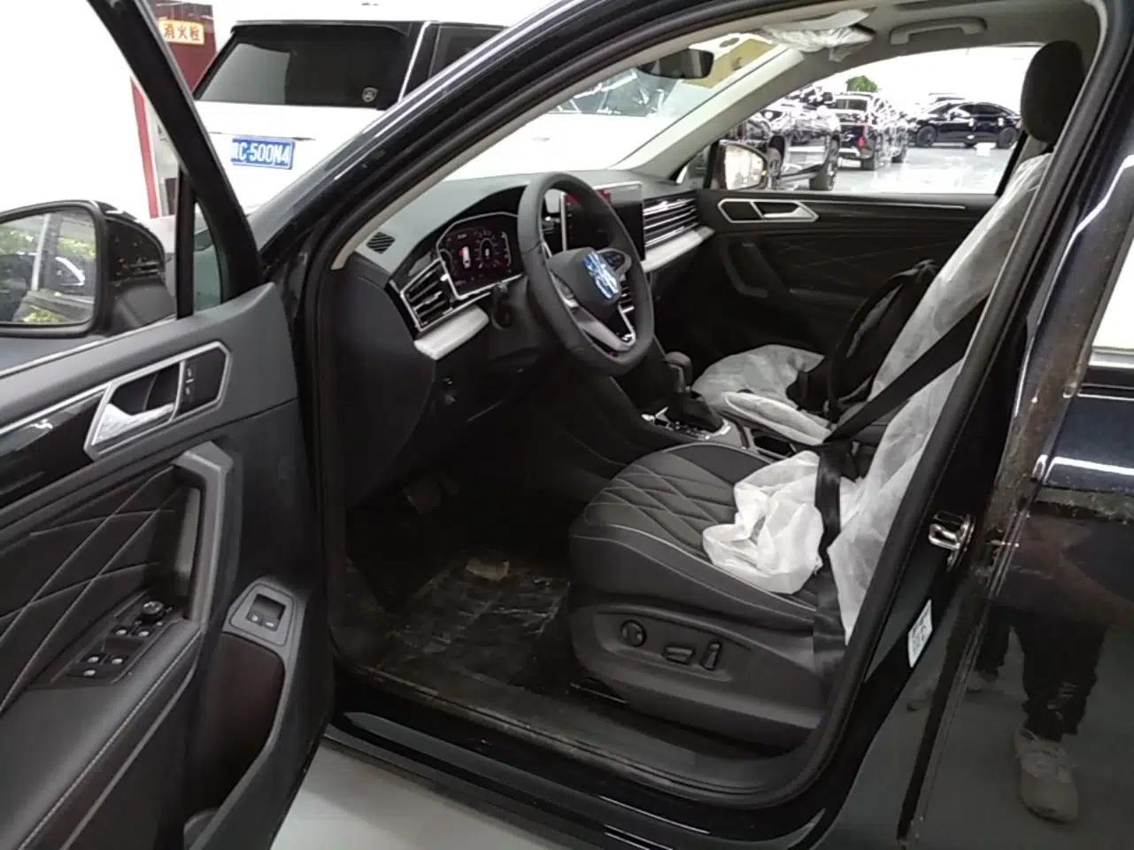 Volkswagen Tiguan L New Energy 2023 430 PHEV Plug-in Hybrid Prestige Edition — миниатюра 23