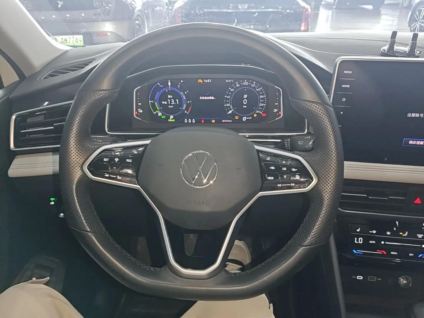 Volkswagen Tiguan L New Energy 2023 430 PHEV Plug-in Hybrid Prestige Edition — миниатюра 18
