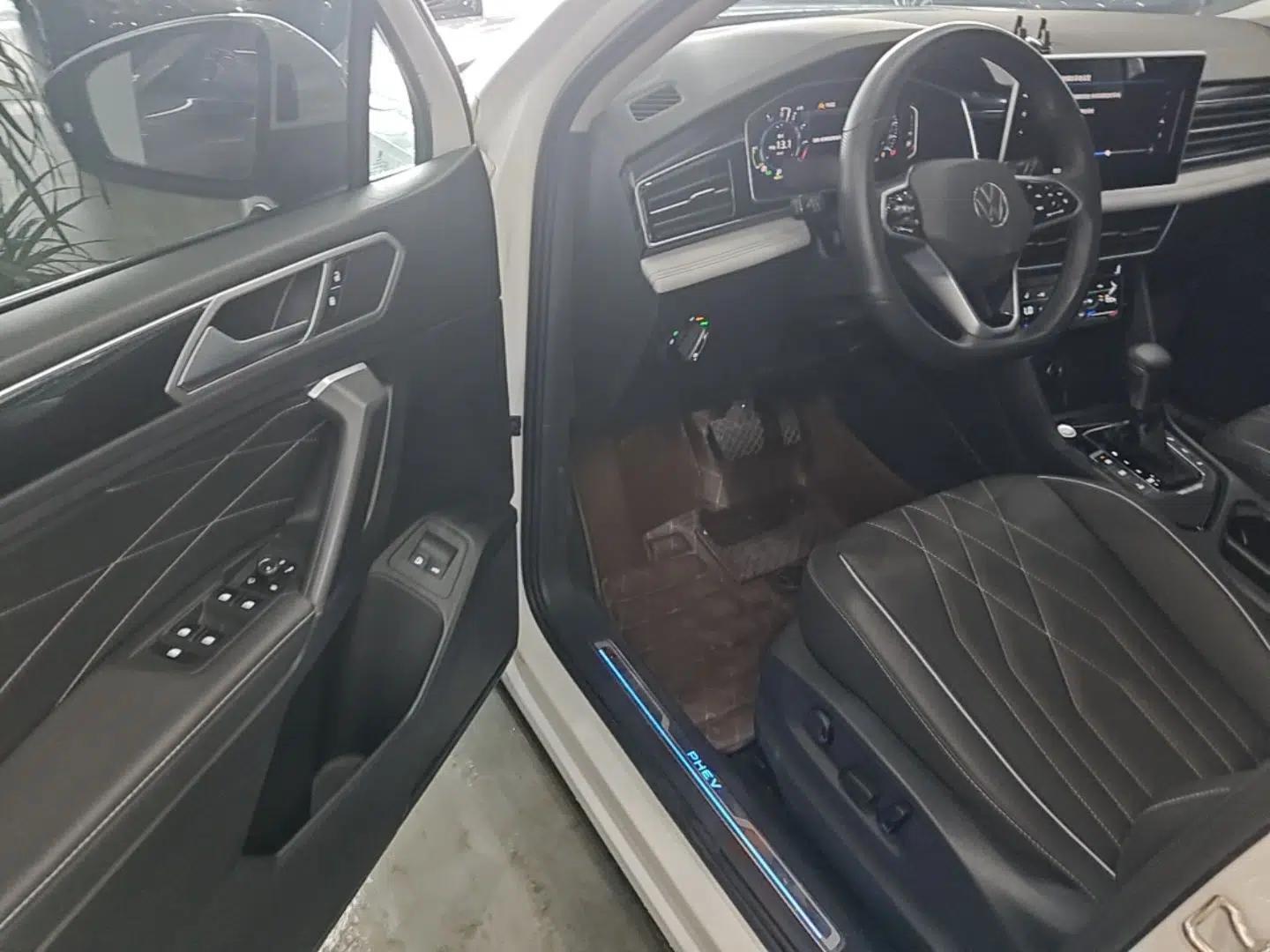 Volkswagen Tiguan L New Energy 2023 430 PHEV Plug-in Hybrid Prestige Edition — миниатюра 23