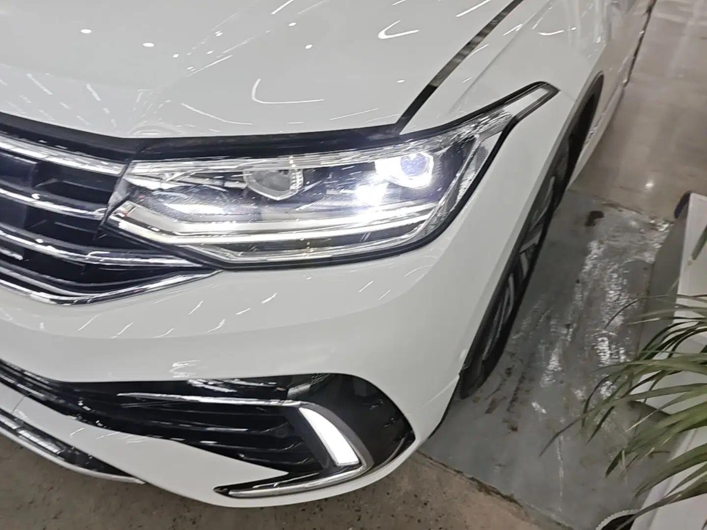 Volkswagen Tiguan L New Energy 2023 430 PHEV Plug-in Hybrid Prestige Edition — миниатюра 8