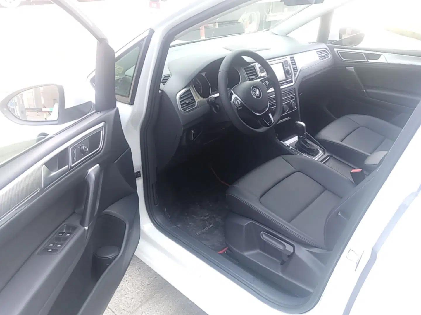 Volkswagen Golf Sportsvan 2019 280TSI Automatic Trendy Model China VI Standard — миниатюра 26