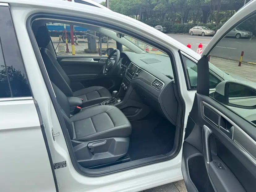 Volkswagen Golf Sportsvan 2019 280TSI Automatic Trendy Model China VI Standard — миниатюра 27
