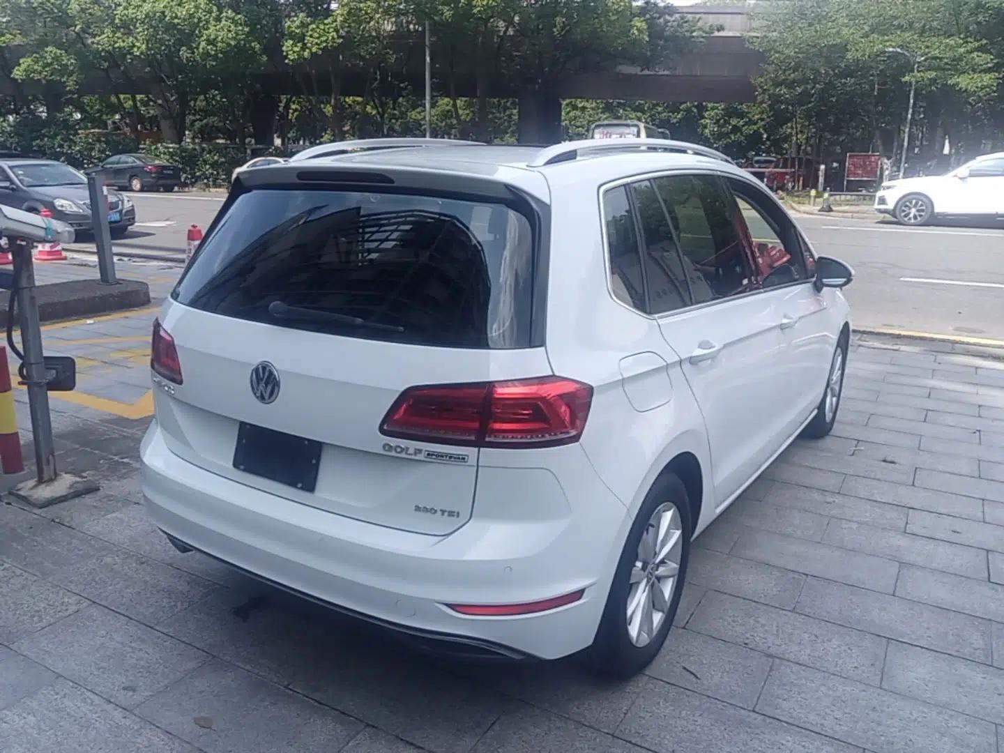 Volkswagen Golf Sportsvan 2019 280TSI Automatic Trendy Model China VI Standard — миниатюра 6