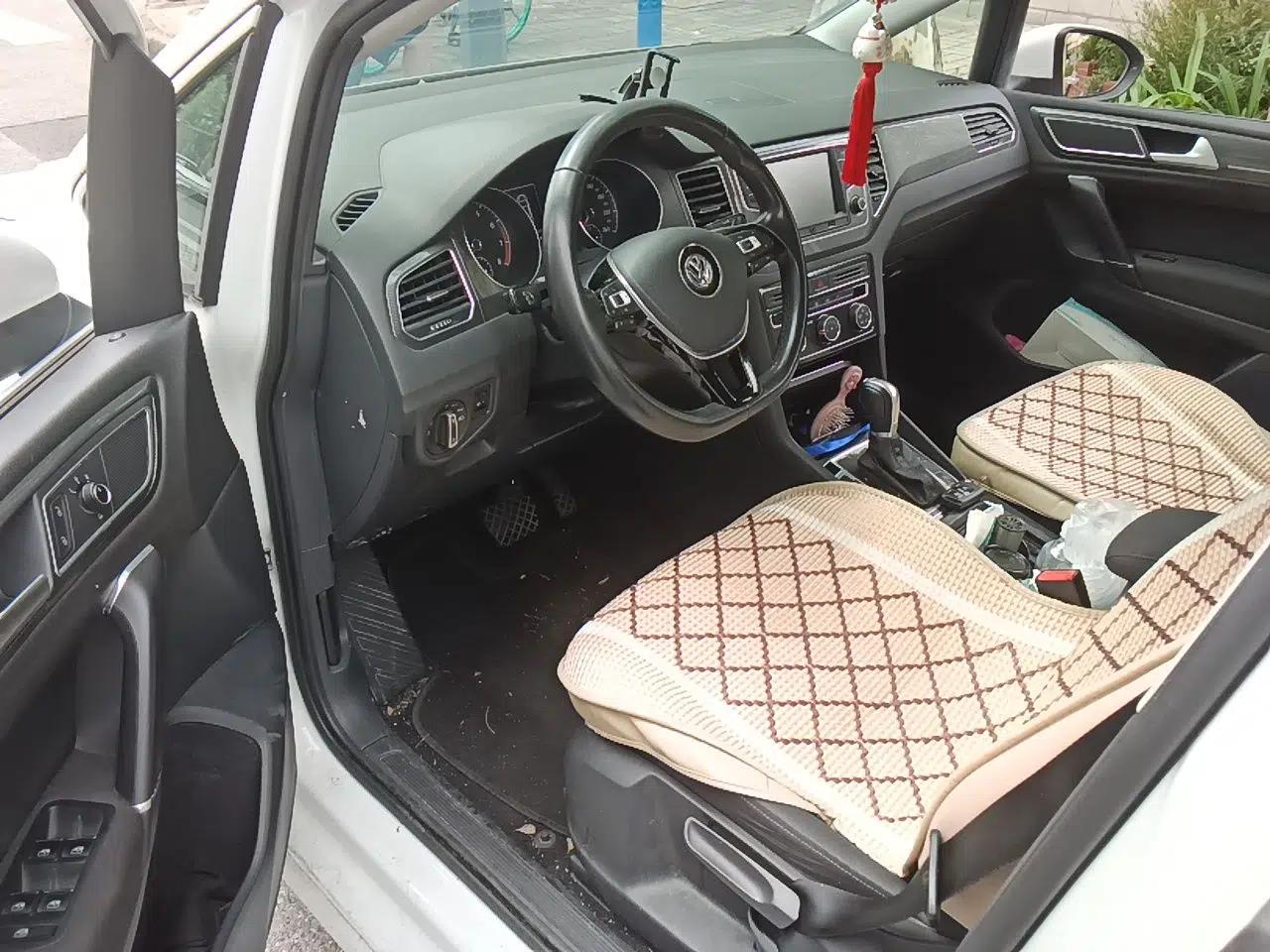 Volkswagen Golf Sportsvan 2016 230TSI Automatic Trend Edition — миниатюра 16