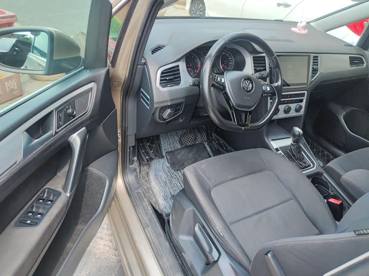 Volkswagen Golf Sportsvan 2016 230TSI Automatic Trend Edition — миниатюра 16