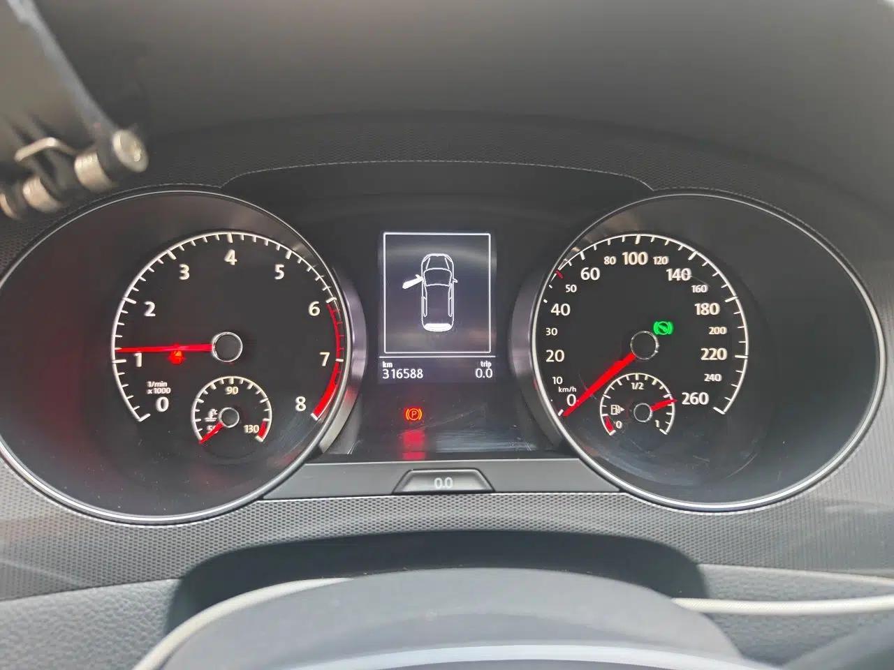 Volkswagen Golf Sportsvan 2016 230TSI Automatic Trend Edition — миниатюра 12