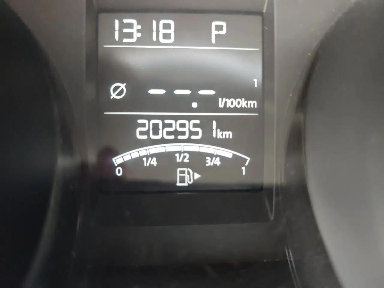 Volkswagen C-TREK 2017 230TSI DSG Comfort Version — миниатюра 12