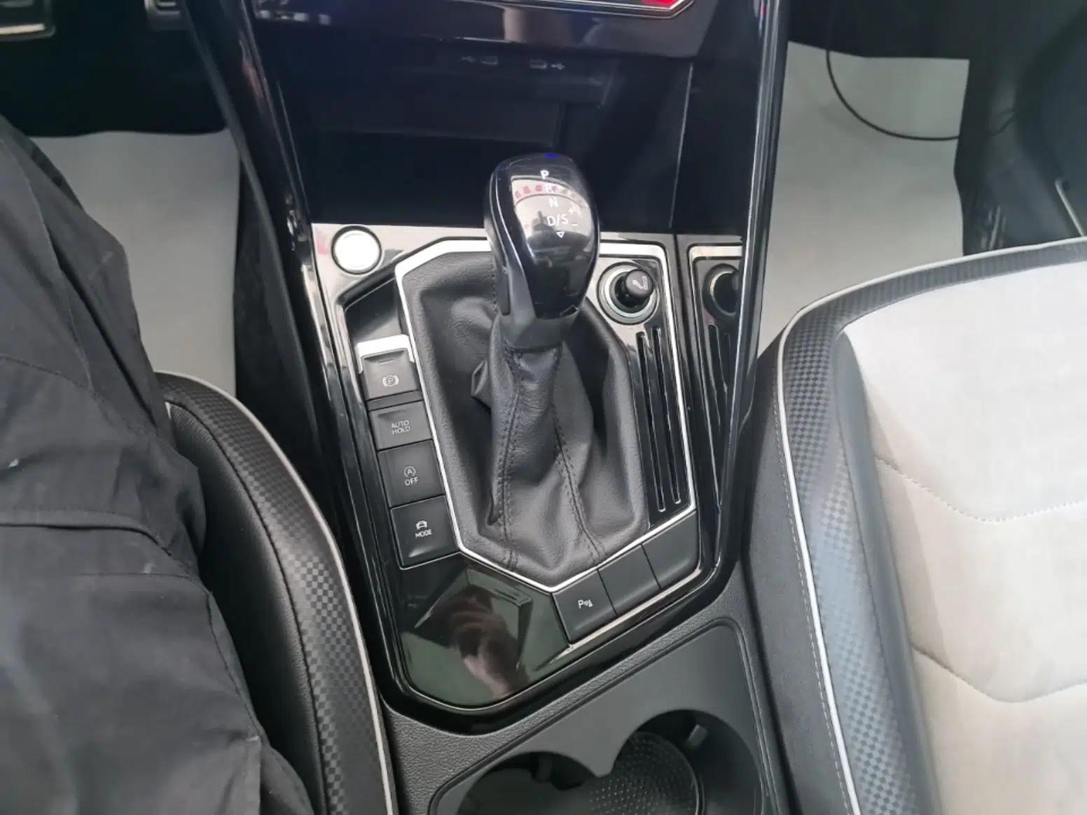 Volkswagen Tayron X 2020 330TSI Two-Wheel Drive Luxury Smart Connectivity Version — миниатюра 16