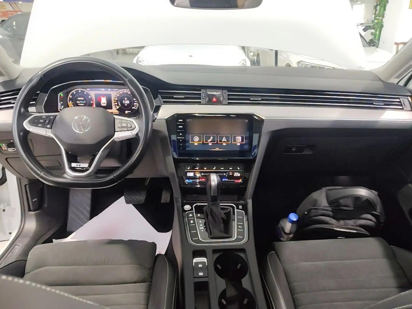 Volkswagen Variant 2021 2.0T Comfort Edition — миниатюра 12