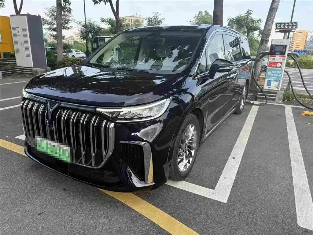Voyah Dreamer 2024 PHEV Long Range Flagship Edition — миниатюра 1