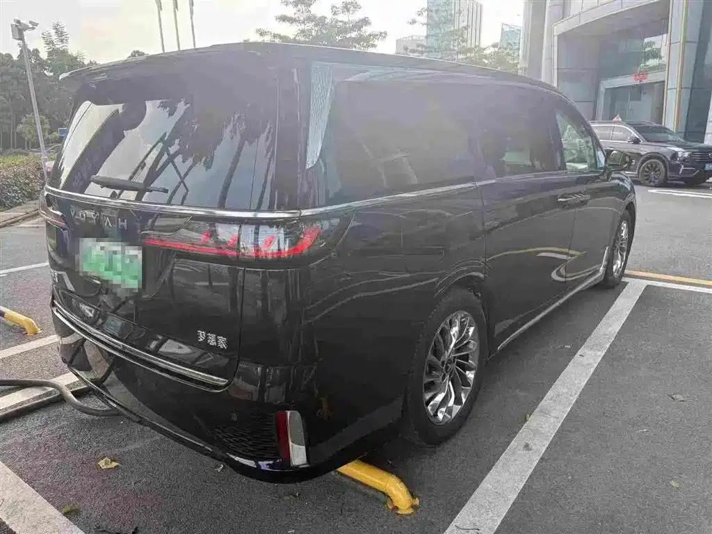 Voyah Dreamer 2024 PHEV Long Range Flagship Edition — миниатюра 3