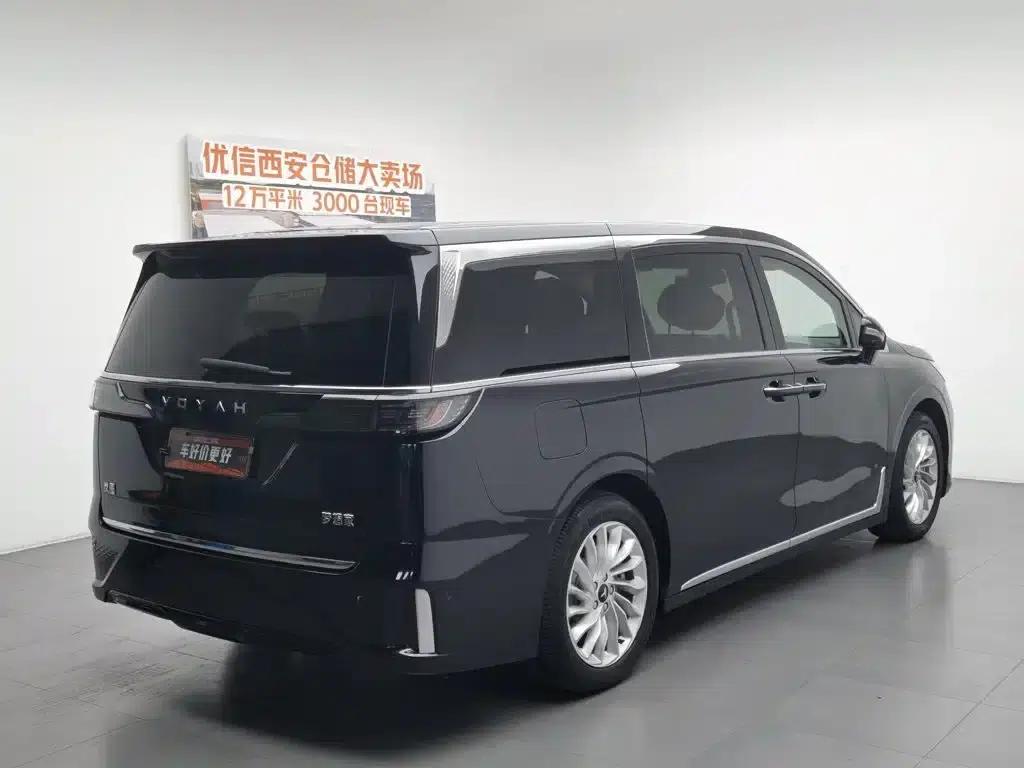 Voyah Dreamer 2024 PHEV Extended Range Premium Edition — миниатюра 2