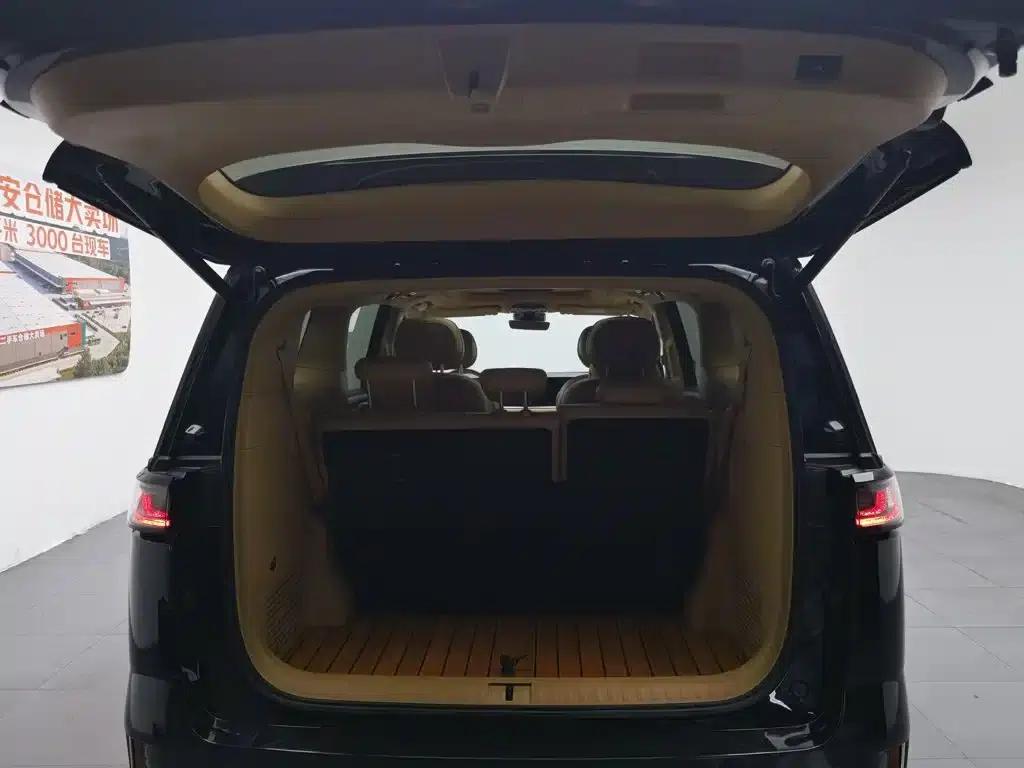 Voyah Dreamer 2024 PHEV Extended Range Premium Edition — миниатюра 16