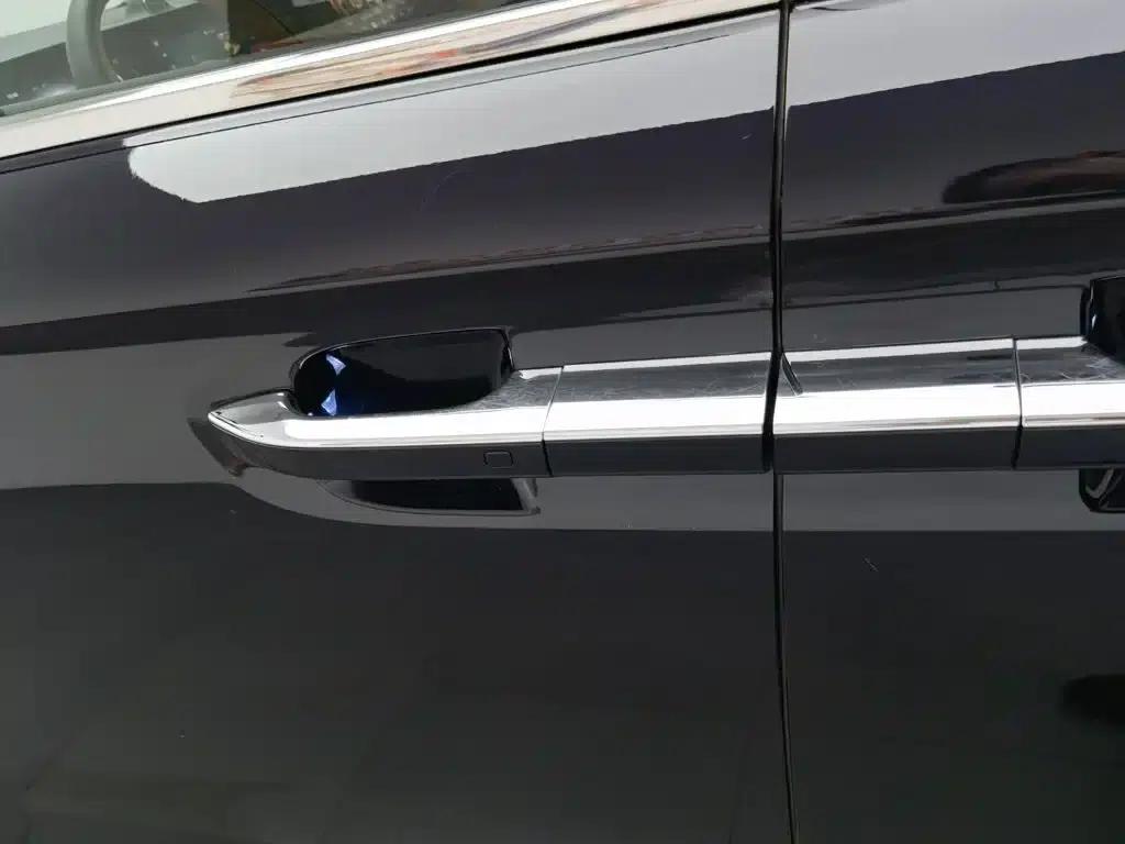 Voyah Dreamer 2024 PHEV Extended Range Premium Edition — миниатюра 18