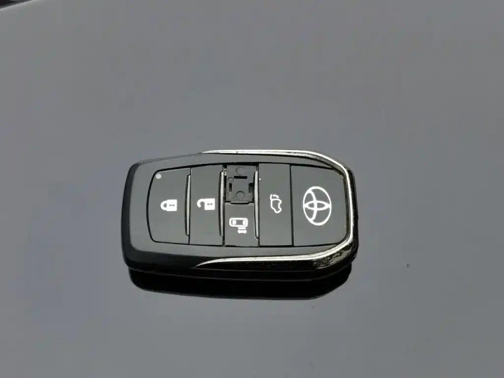 Voyah Dreamer 2024 PHEV Extended Range Premium Edition — миниатюра 19