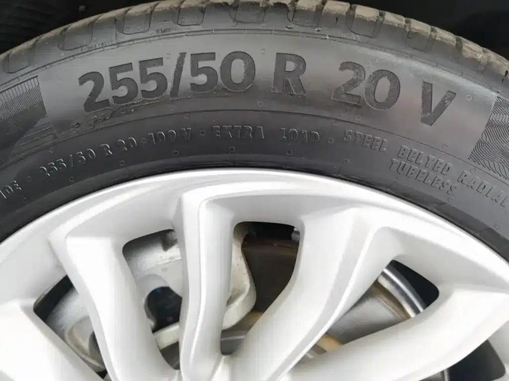 Voyah Dreamer 2024 PHEV Extended Range Premium Edition — миниатюра 24
