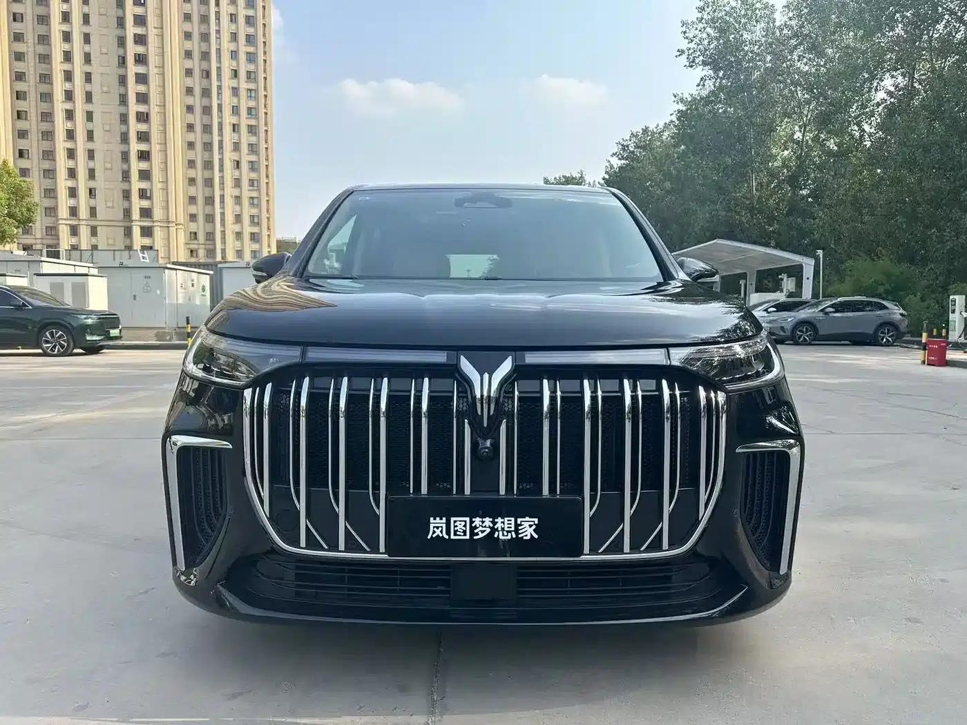 Voyah Dreamer 2024 PHEV Long Range Flagship Edition — миниатюра 2