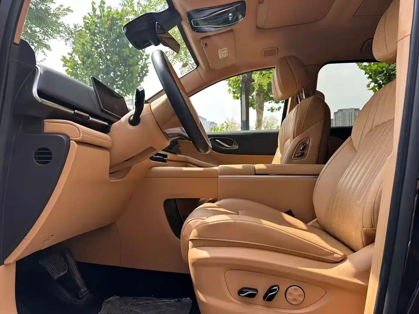 Voyah Dreamer 2024 PHEV Long Range Flagship Edition — миниатюра 5