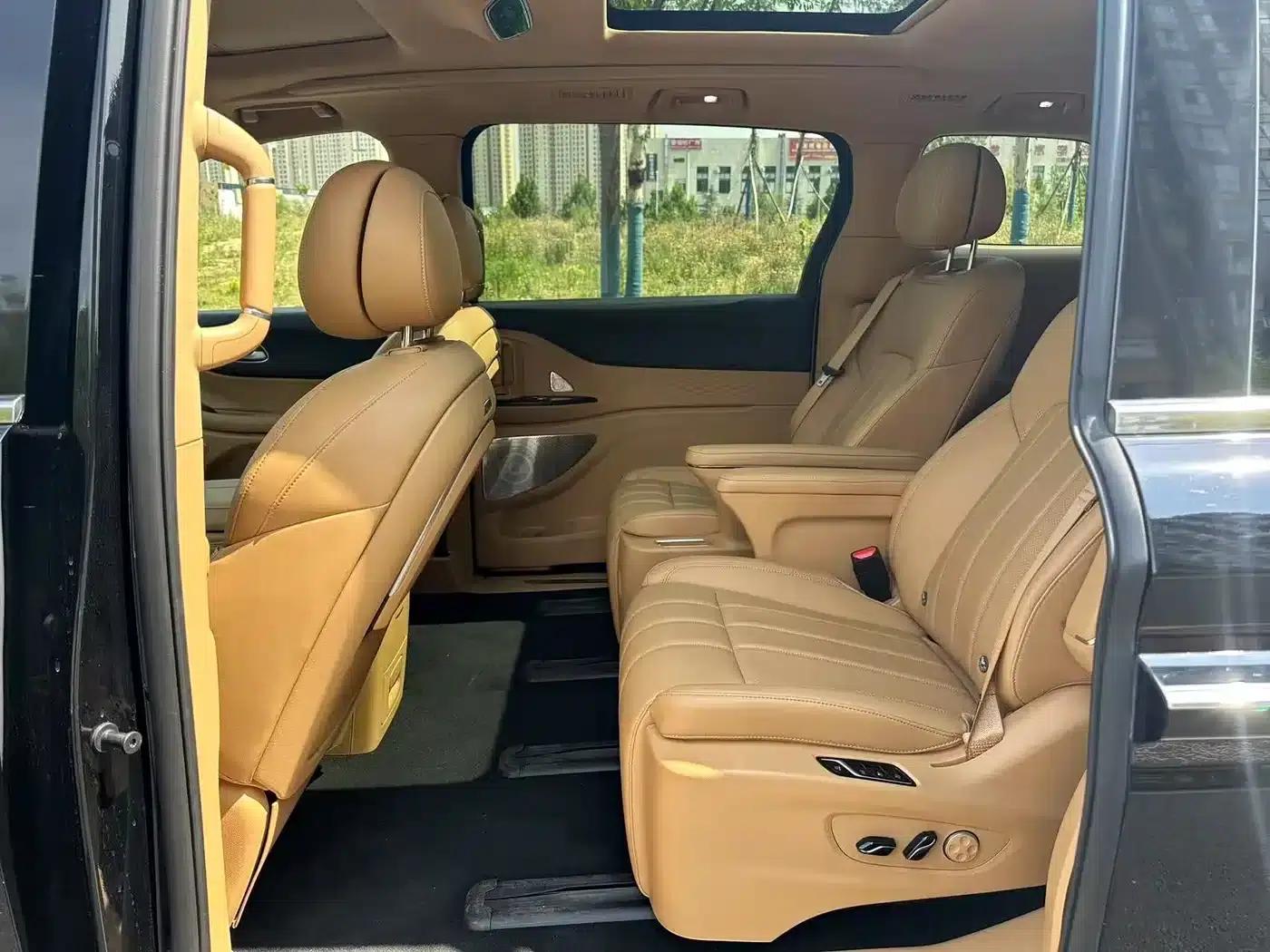 Voyah Dreamer 2024 PHEV Long Range Flagship Edition — миниатюра 8
