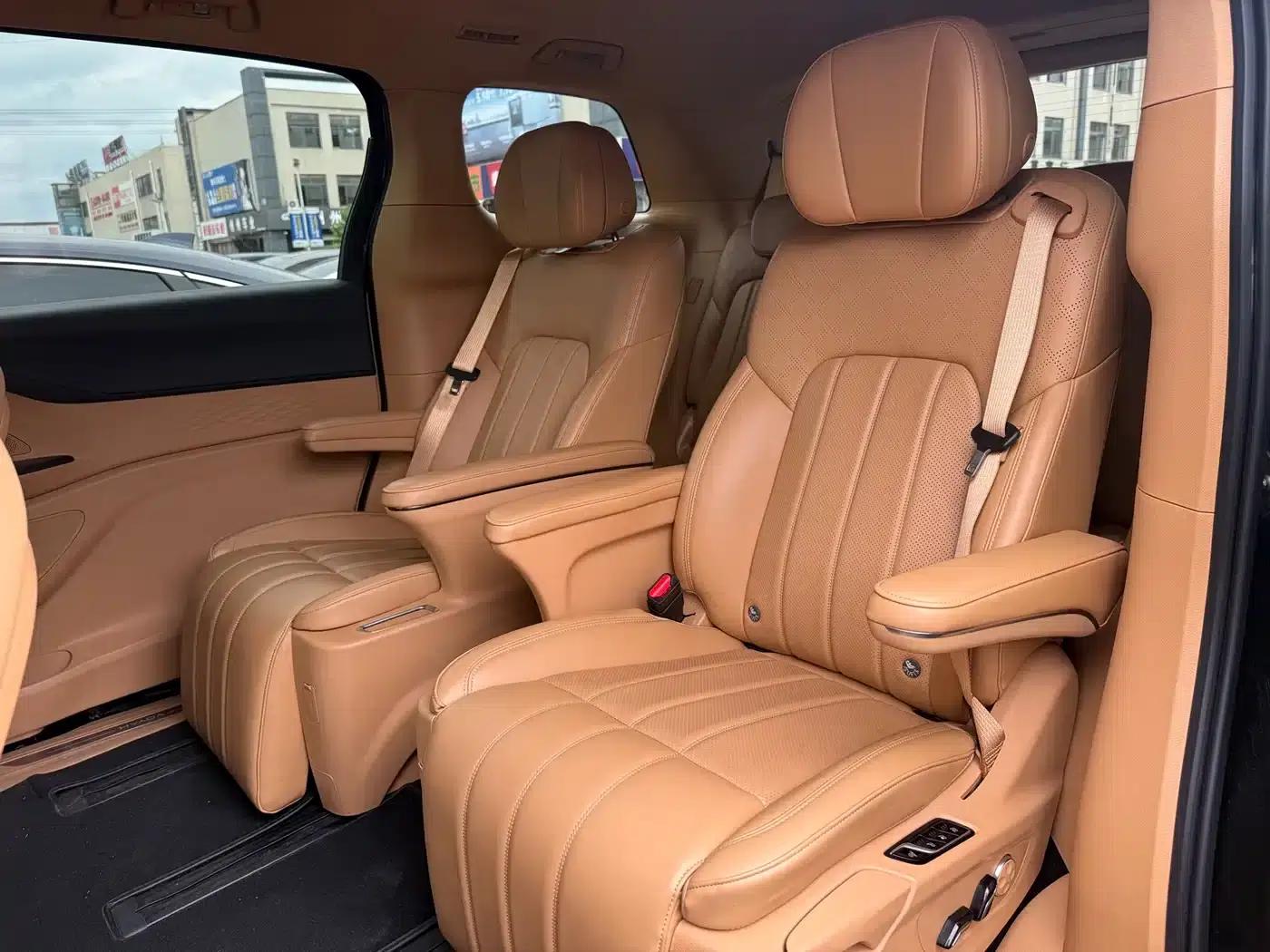 Voyah Dreamer 2022 Low-Carbon Edition — миниатюра 4