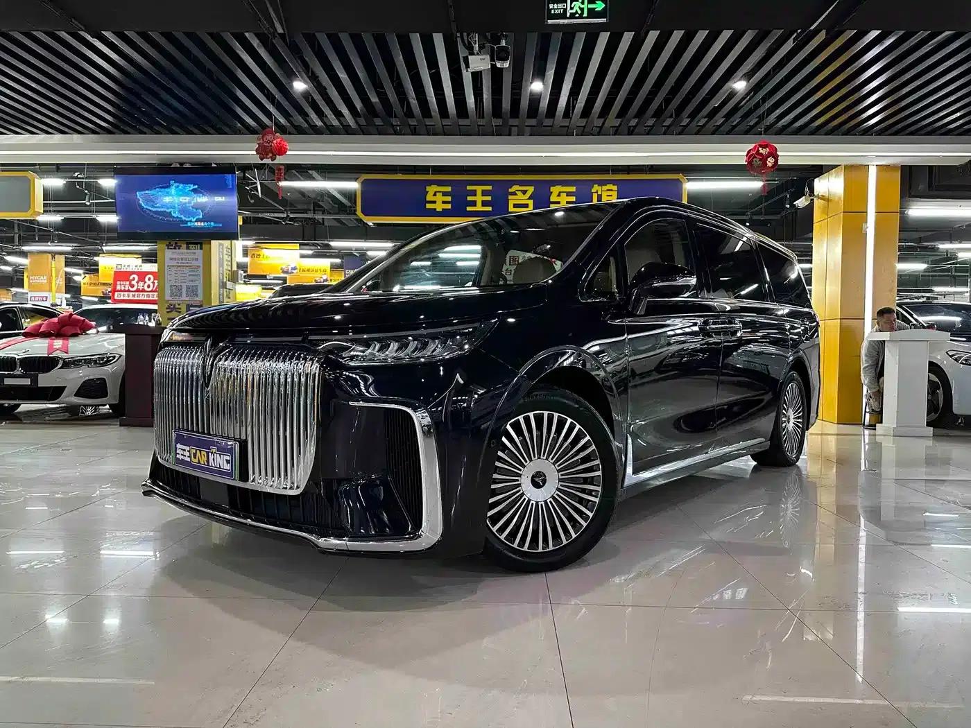 Voyah Dreamer 2025 PHEV 4WD Premium Kunpeng Edition — миниатюра 1