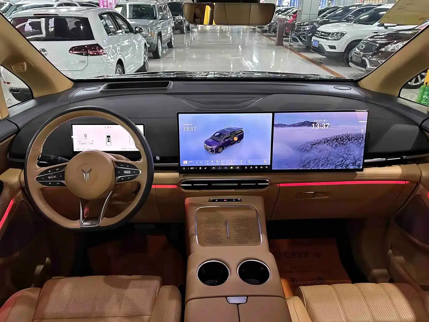 Voyah Dreamer 2025 PHEV 4WD Premium Kunpeng Edition — миниатюра 11