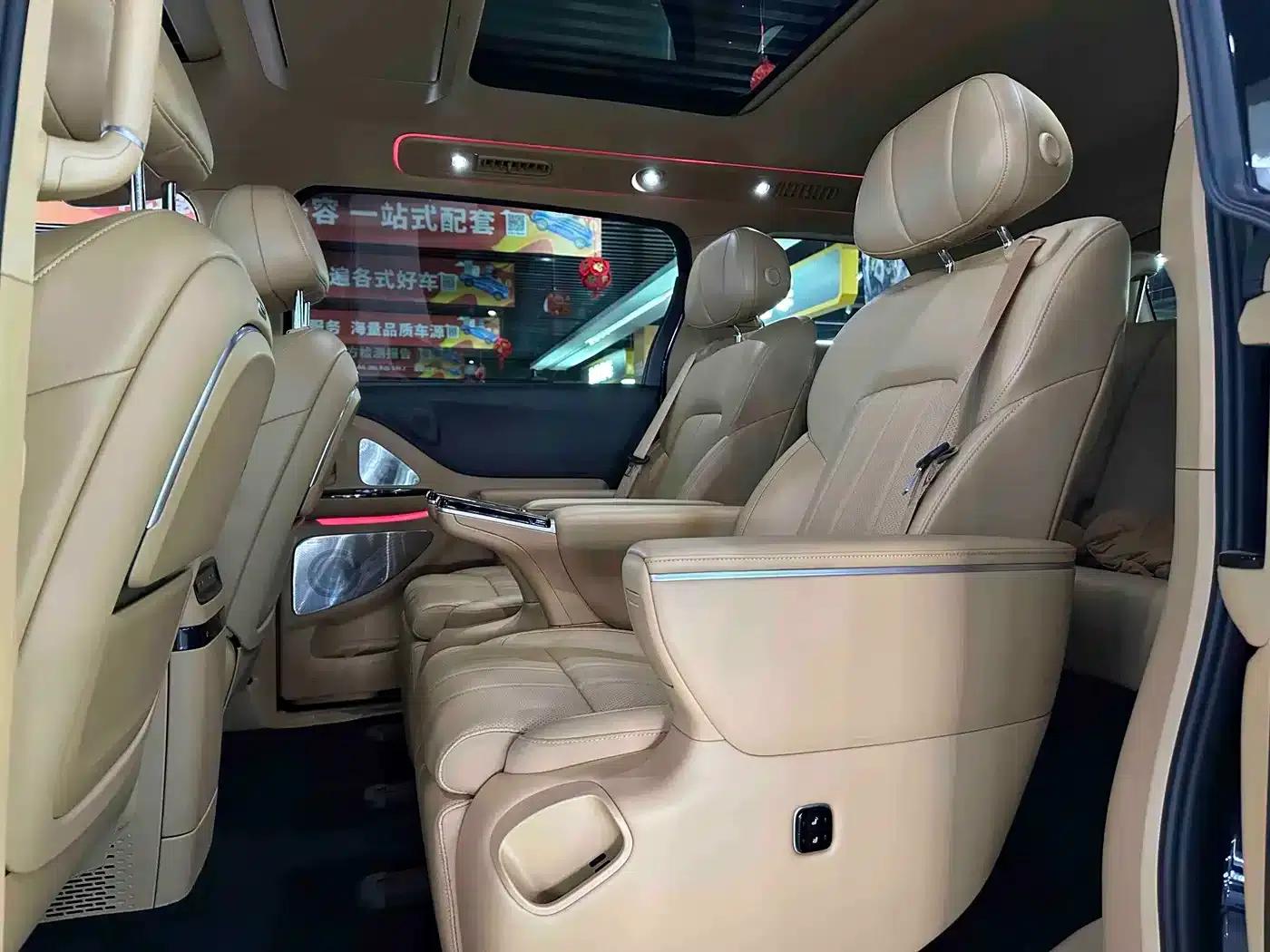 Voyah Dreamer 2025 PHEV 4WD Premium Kunpeng Edition — миниатюра 12