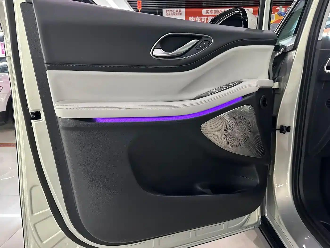 Voyah Dreamer 2025 PHEV AWD Flagship Qiankun Edition — миниатюра 8