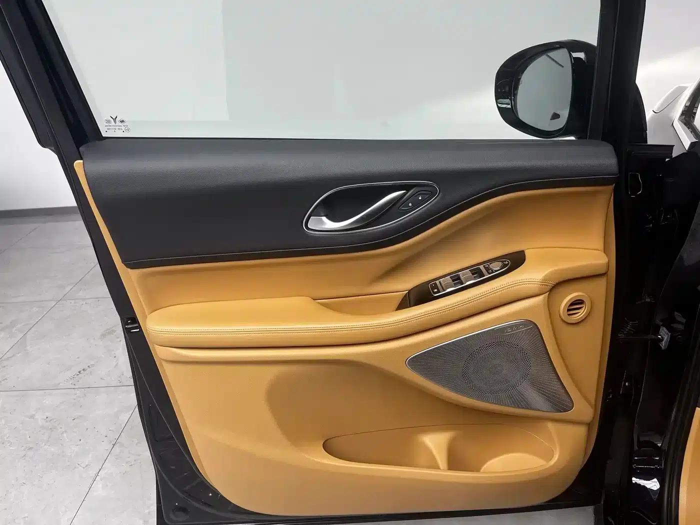 Voyah Dreamer 2025 PHEV 4WD Premium Kunpeng Edition — миниатюра 13