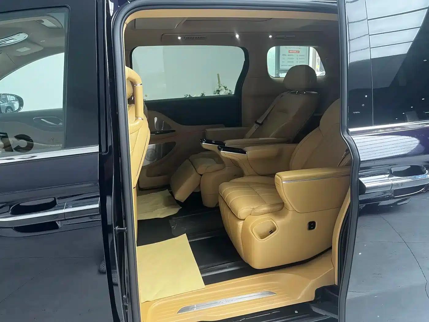 Voyah Dreamer 2025 PHEV 4WD Premium Kunpeng Edition — миниатюра 14